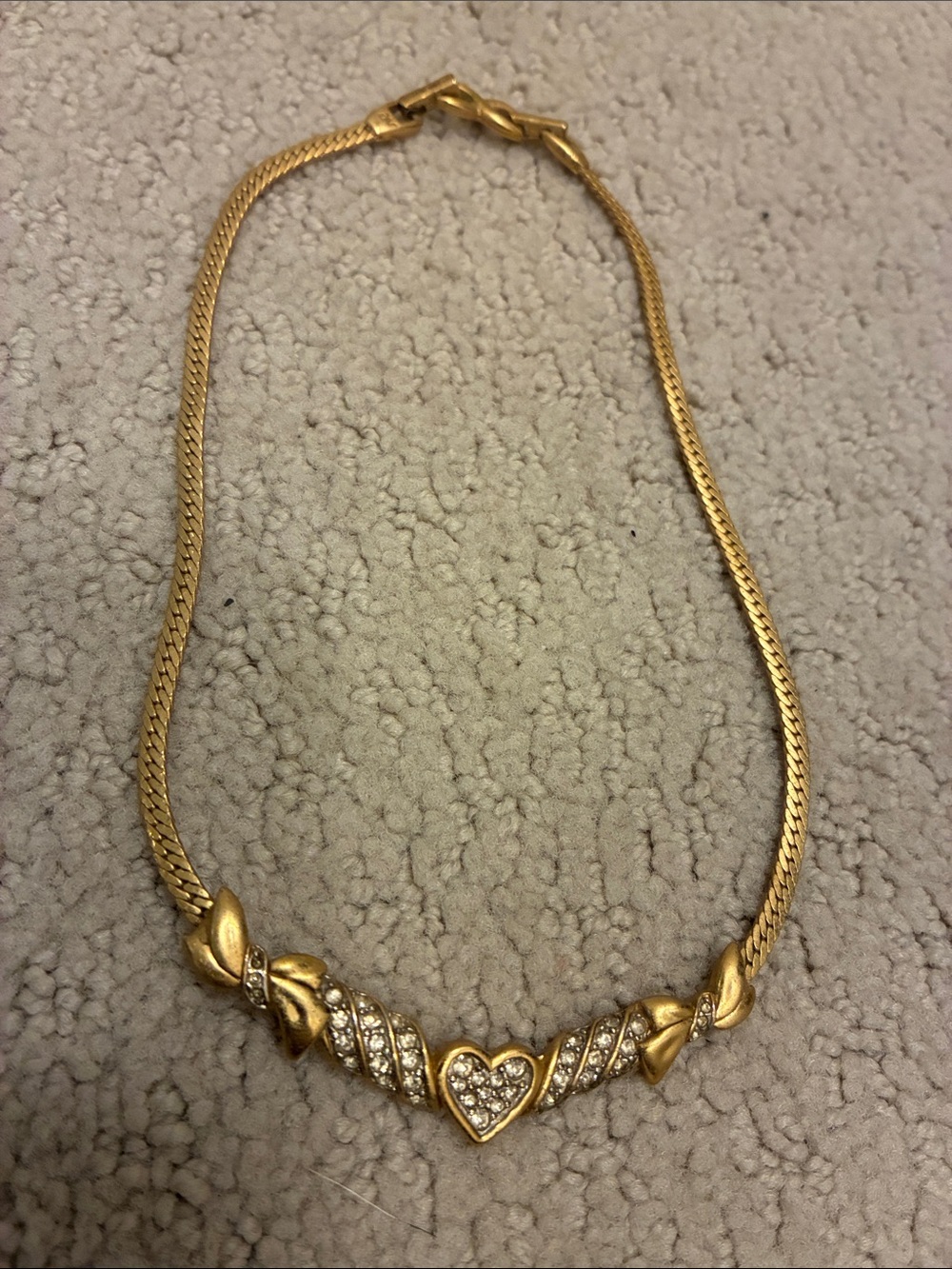 Vintage Nina Ricci Gold Tone Rhinestone Heart Ribbon Choker Necklace👝